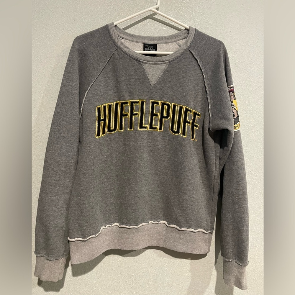 Harry Potter Hufflepuff Sweatshirt Universal Studios size S